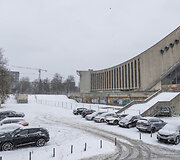Parkavimo aik&scaron;telė &scaron;alia sporto rūmų