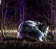 Policijos stabdomas BMW nestojo &ndash; nulėkė nuo kelio ir trenkėsi į medį: žuvo jaunas vairuotojas