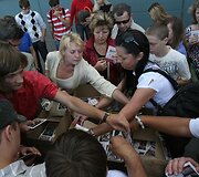 Lietuvos vyrų krep&scaron;inio rinktinės fotografo Tomo Tumalovičiaus parodos atidaryme dalyvavo ne tik rinktinės sirgaliai, tačiau ir patys krep&scaron;ininkai.