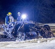 Vilniuje užsiliepsnojo į tiltą atsitrenkęs automobilis