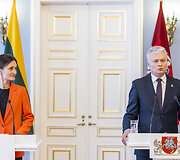 Viktorija Čmilytė-Nielsen, Gitanas Nausėda