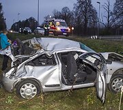 Vilniaus pakra&scaron;tyje, Liepkalnio gatvėje apvirto automobilis &bdquo;Rover&ldquo;.