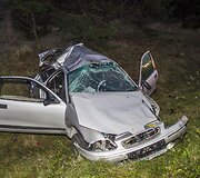 Vilniaus pakra&scaron;tyje, Liepkalnio gatvėje apvirto automobilis &bdquo;Rover&ldquo;.