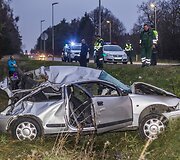 Vilniaus pakra&scaron;tyje, Liepkalnio gatvėje apvirto automobilis &bdquo;Rover&ldquo;.