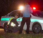 Vilniaus pakra&scaron;tyje, Liepkalnio gatvėje apvirto automobilis &bdquo;Rover&ldquo;.