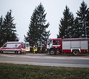 Vilniaus pakra&scaron;tyje, Liepkalnio gatvėje apvirto automobilis &bdquo;Rover&ldquo;.