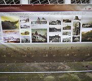 Vilniaus pilių teritorijos ir įvairių Lietuvos istorijos laikotarpių vaizdai ant &bdquo;Rotondos&ldquo; tvoros.