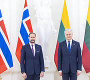 Kronprincas Haakonas, Gitanas Nausėda