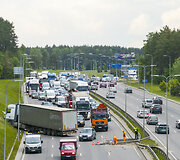 Dėl sunkiasvorio automobilio avarijos Vakariniame aplinkkelyje kilo eismo spūstys