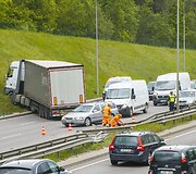 Dėl sunkiasvorio automobilio avarijos Vakariniame aplinkkelyje kilo eismo spūstys