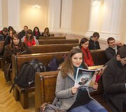 Į teismo posėdį susirinko žiūrovai ir žurnalistai