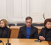 Eglė Barauskaitė ir Raimundas Ivanauskas su seserimi