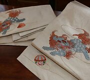 Meistrės i&scaron; Japonijos lietuviams pristato tradicinio meno kūrinius.