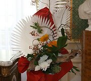 Meistrės i&scaron; Japonijos lietuviams pristato tradicinio meno kūrinius.