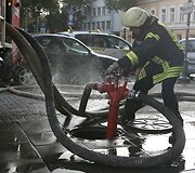 Ugniagesių pratybos penktadienio rytą Vilniaus centre sukėlė nerimo sostinės gyventojams.
