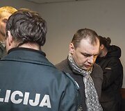 Rumunijos piliečiai i&scaron;girdo nuosprendį bankomato duomenų vagystės byloje.