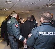 Rumunijos piliečiai i&scaron;girdo nuosprendį bankomato duomenų vagystės byloje.