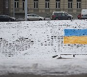 Nupie&scaron;ta Ukrainos vėliava Vilniuje