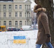 Nupie&scaron;ta Ukrainos vėliava Vilniuje