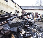 Vilniuje, Kalvarijų gatvėje, gyvenusios Rožės namus sausio 14-ąją prarijo gaisras.