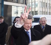 Rolandas Paksas įteikė parei&scaron;kinius dokumentus dalyvauti prezidento rinkimuose.