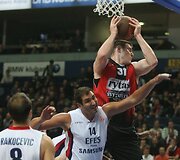 Vilniaus &bdquo;Lietuvos rytas&ldquo; žaidžia pirmąsias naujojo Eurolygos sezono rungtynes namie su Stambulo &bdquo;Efes Pilsen&ldquo; krep&scaron;ininkais. 
