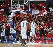 Vilniaus &bdquo;Lietuvos rytas&ldquo; žaidžia pirmąsias naujojo Eurolygos sezono rungtynes namie su Stambulo &bdquo;Efes Pilsen&ldquo; krep&scaron;ininkais. 