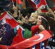 Vilniaus &bdquo;Lietuvos rytas&ldquo; žaidžia pirmąsias naujojo Eurolygos sezono rungtynes namie su Stambulo &bdquo;Efes Pilsen&ldquo; krep&scaron;ininkais. 