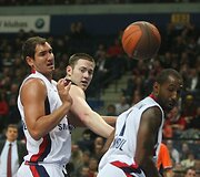 Vilniaus &bdquo;Lietuvos rytas&ldquo; žaidžia pirmąsias naujojo Eurolygos sezono rungtynes namie su Stambulo &bdquo;Efes Pilsen&ldquo; krep&scaron;ininkais. 