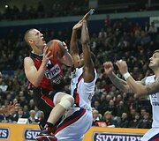 Vilniaus &bdquo;Lietuvos rytas&ldquo; žaidžia pirmąsias naujojo Eurolygos sezono rungtynes namie su Stambulo &bdquo;Efes Pilsen&ldquo; krep&scaron;ininkais. 