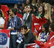 Vilniaus &bdquo;Lietuvos rytas&ldquo; žaidžia pirmąsias naujojo Eurolygos sezono rungtynes namie su Stambulo &bdquo;Efes Pilsen&ldquo; krep&scaron;ininkais. 