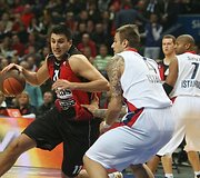 Vilniaus &bdquo;Lietuvos rytas&ldquo; žaidžia pirmąsias naujojo Eurolygos sezono rungtynes namie su Stambulo &bdquo;Efes Pilsen&ldquo; krep&scaron;ininkais. 