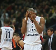 Vilniaus &bdquo;Lietuvos rytas&ldquo; žaidžia pirmąsias naujojo Eurolygos sezono rungtynes namie su Stambulo &bdquo;Efes Pilsen&ldquo; krep&scaron;ininkais. 