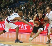 Vilniaus &bdquo;Lietuvos rytas&ldquo; žaidžia pirmąsias naujojo Eurolygos sezono rungtynes namie su Stambulo &bdquo;Efes Pilsen&ldquo; krep&scaron;ininkais. 