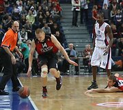 Vilniaus &bdquo;Lietuvos rytas&ldquo; žaidžia pirmąsias naujojo Eurolygos sezono rungtynes namie su Stambulo &bdquo;Efes Pilsen&ldquo; krep&scaron;ininkais. 