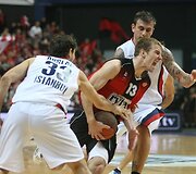 Vilniaus &bdquo;Lietuvos rytas&ldquo; žaidžia pirmąsias naujojo Eurolygos sezono rungtynes namie su Stambulo &bdquo;Efes Pilsen&ldquo; krep&scaron;ininkais. 