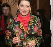 Dizainerės Au&scaron;ros Žvirblienės Haglund kūrinius rudeniui ir žiemai sutiko jos gerbėjai.