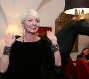 Dizainerės Au&scaron;ros Žvirblienės Haglund kūrinius rudeniui ir žiemai sutiko jos gerbėjai.