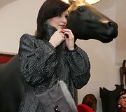 Dizainerės Au&scaron;ros Žvirblienės Haglund kūrinius rudeniui ir žiemai sutiko jos gerbėjai.
