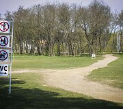 Sostinės paplūdimiai Neries pakrantėje tvarkomi ir laukia lankytojų.