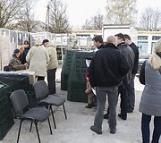 Kompostavimo dėžės Salininkų gyventojams atiteko nemokamai.