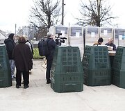 Kompostavimo dėžės Salininkų gyventojams atiteko nemokamai.