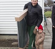 Kompostavimo dėžės Salininkų gyventojams atiteko nemokamai.