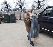 Kompostavimo dėžės Salininkų gyventojams atiteko nemokamai.