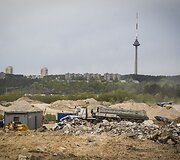 Vingiuojant sostinės dviračių takais...