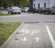 Vingiuojant sostinės dviračių takais...