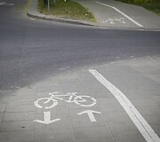 Vingiuojant sostinės dviračių takais...