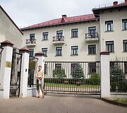 Andrius Tapinas prie Rusijos ambasados valgė lenki&scaron;kus obuolius.