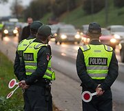 Vilniaus policija gaudė A juostą užimančius automobilių vairuotojus