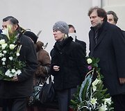 Ra&scaron;ytojas Romualdas Granauskas i&scaron;lydėtas į paskutinę kelionę.
